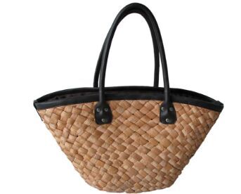 Straw bag for beach